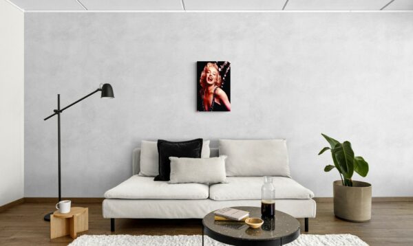 Smiling Marylin -