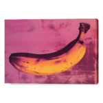 Riflessi di Freschezza: Banana su Sfondo Fucsia