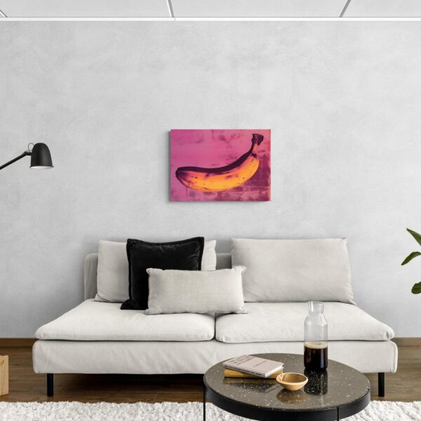 Riflessi di Freschezza: Banana su Sfondo Fucsia scena-3-70x50-senza