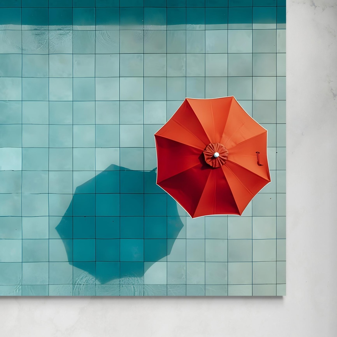 red-ball-in-the-pool-senza.jpg Riflessioni di Estate senza